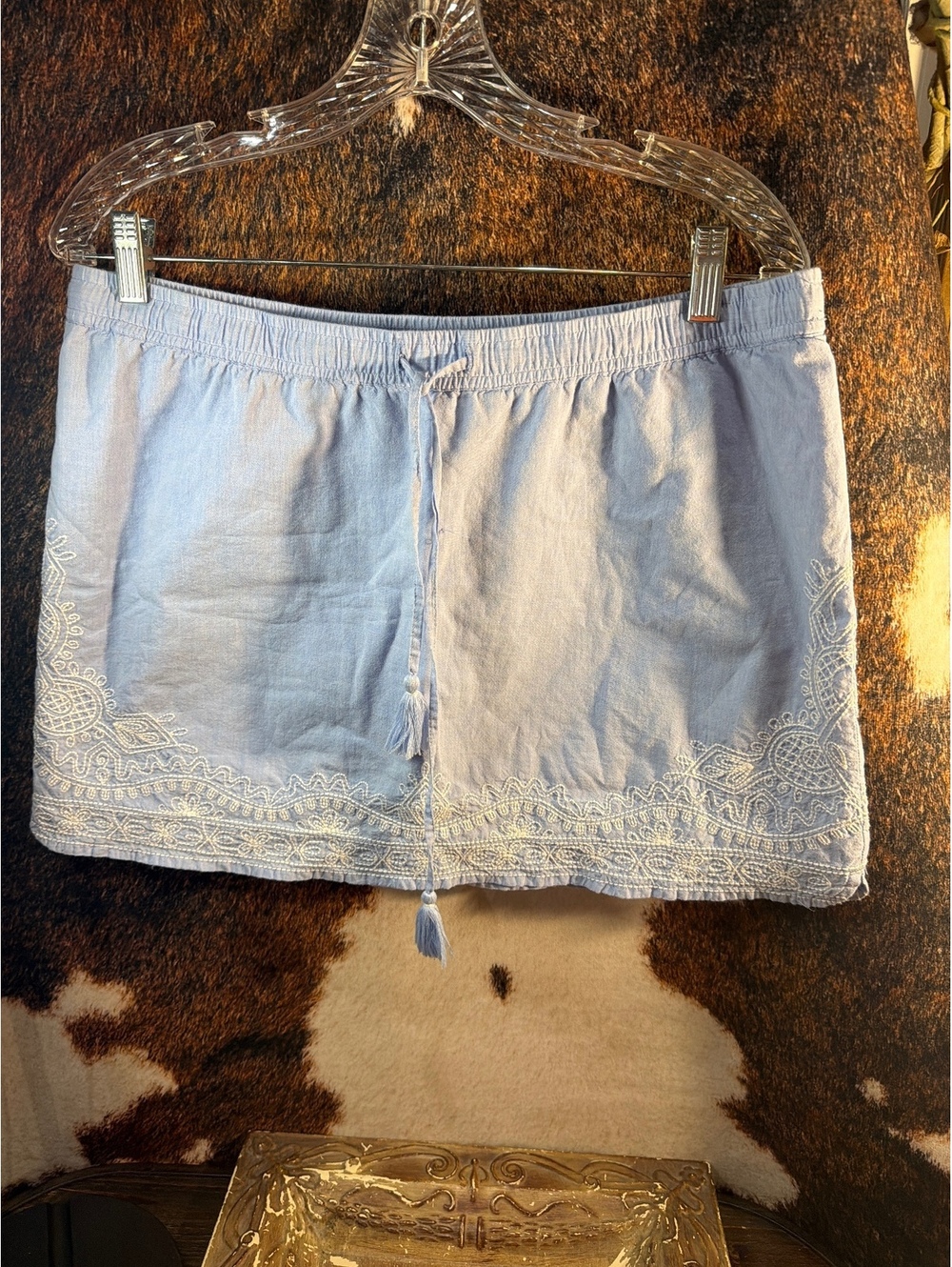 Vineyard Vines Light Blue Embroidered Cotton Shorts Size M